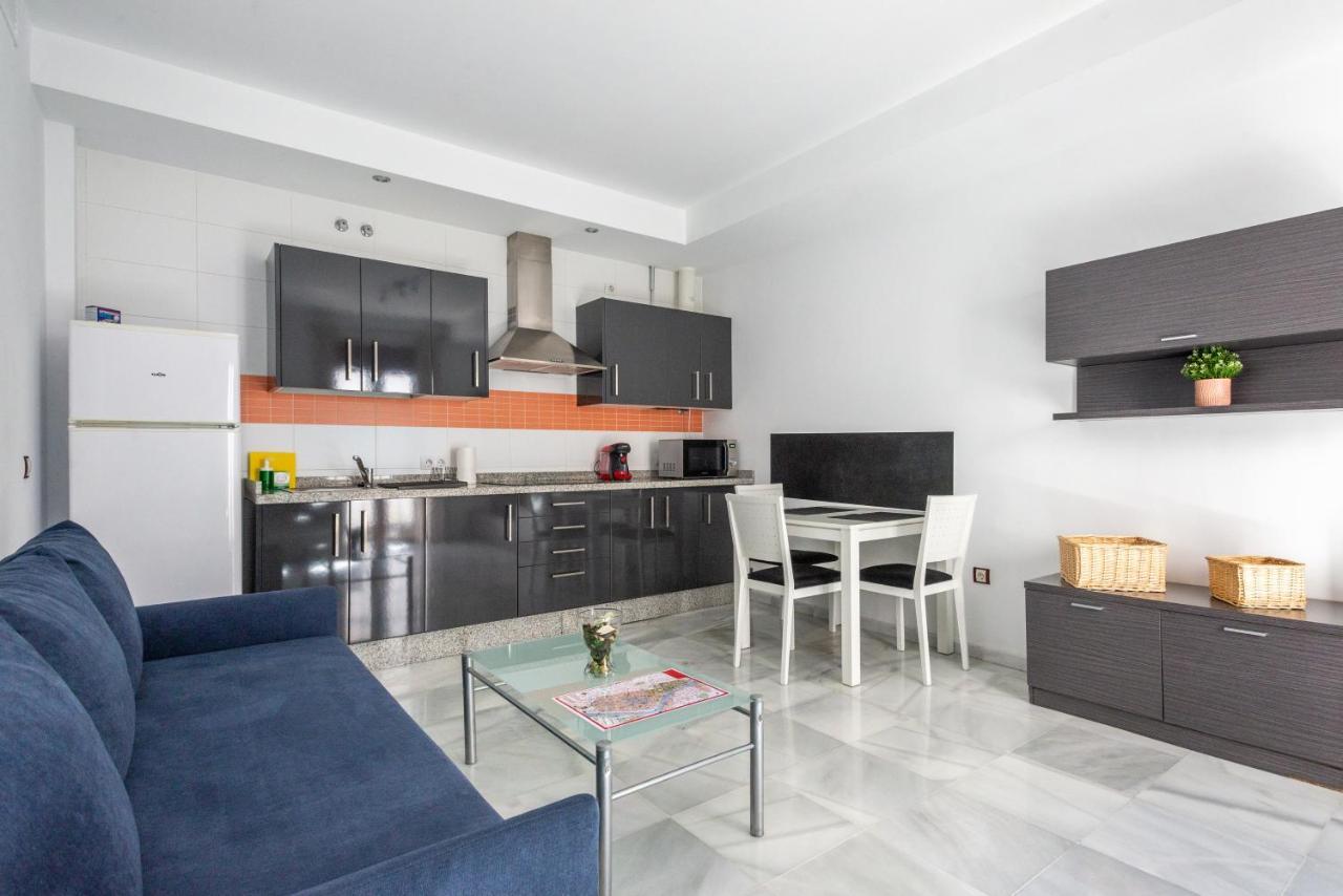 Apartment First Floor Near Macarena Church *